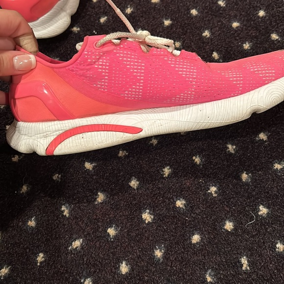under armour shoes - Picture 2 of 2
